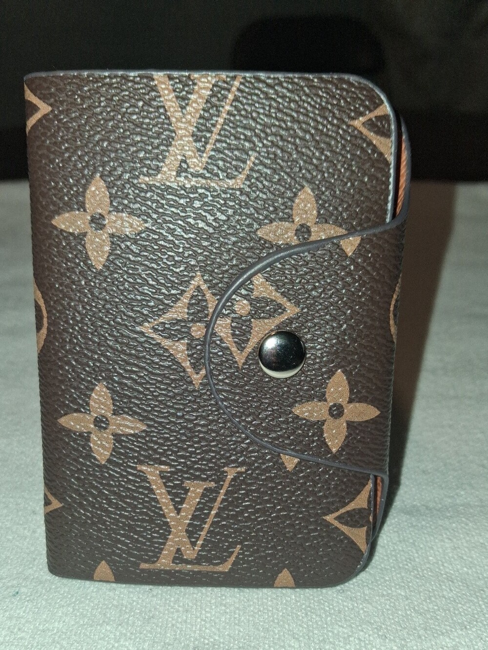 LV CARD HOLDER